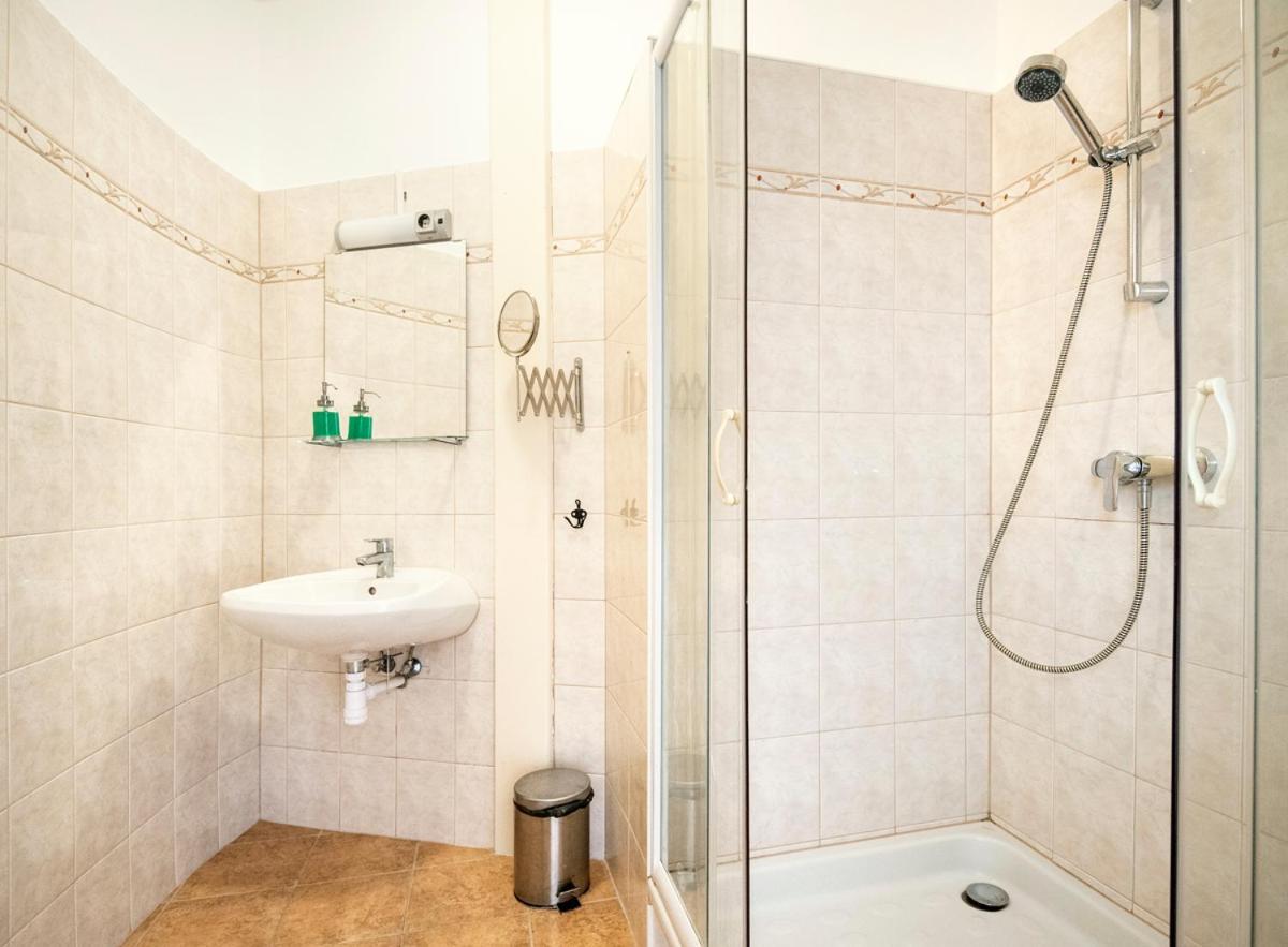 Hotel Kostel Panzió Kesztolc Exteriér fotografie